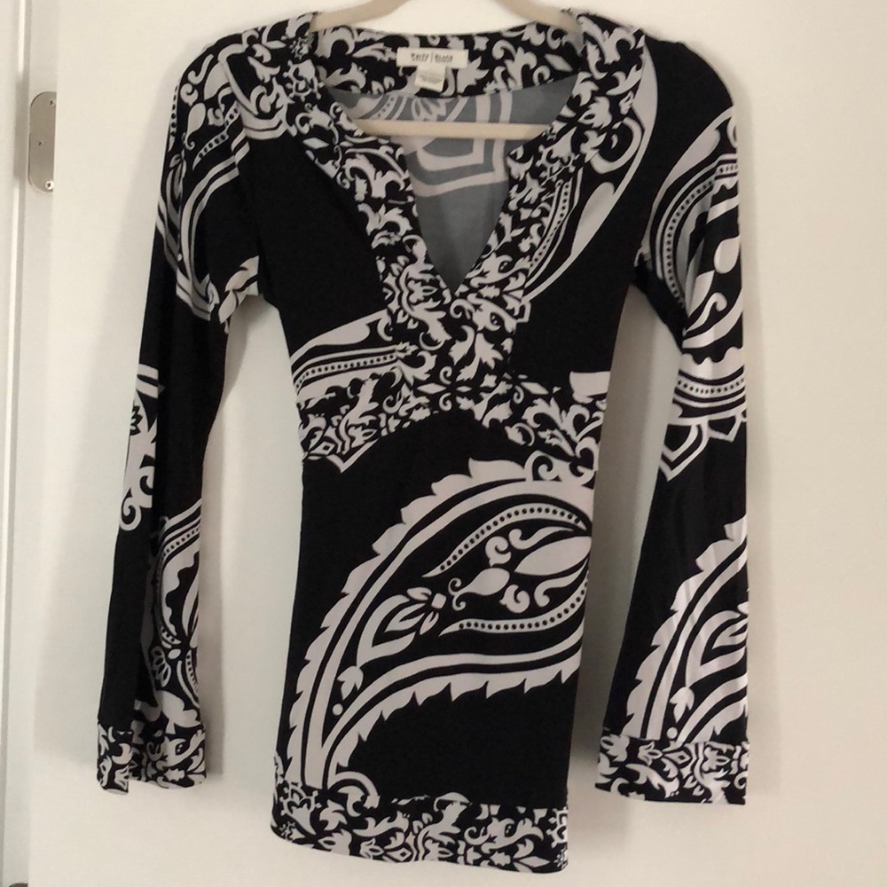 WHITE HOUSE BLACK MARKET Top